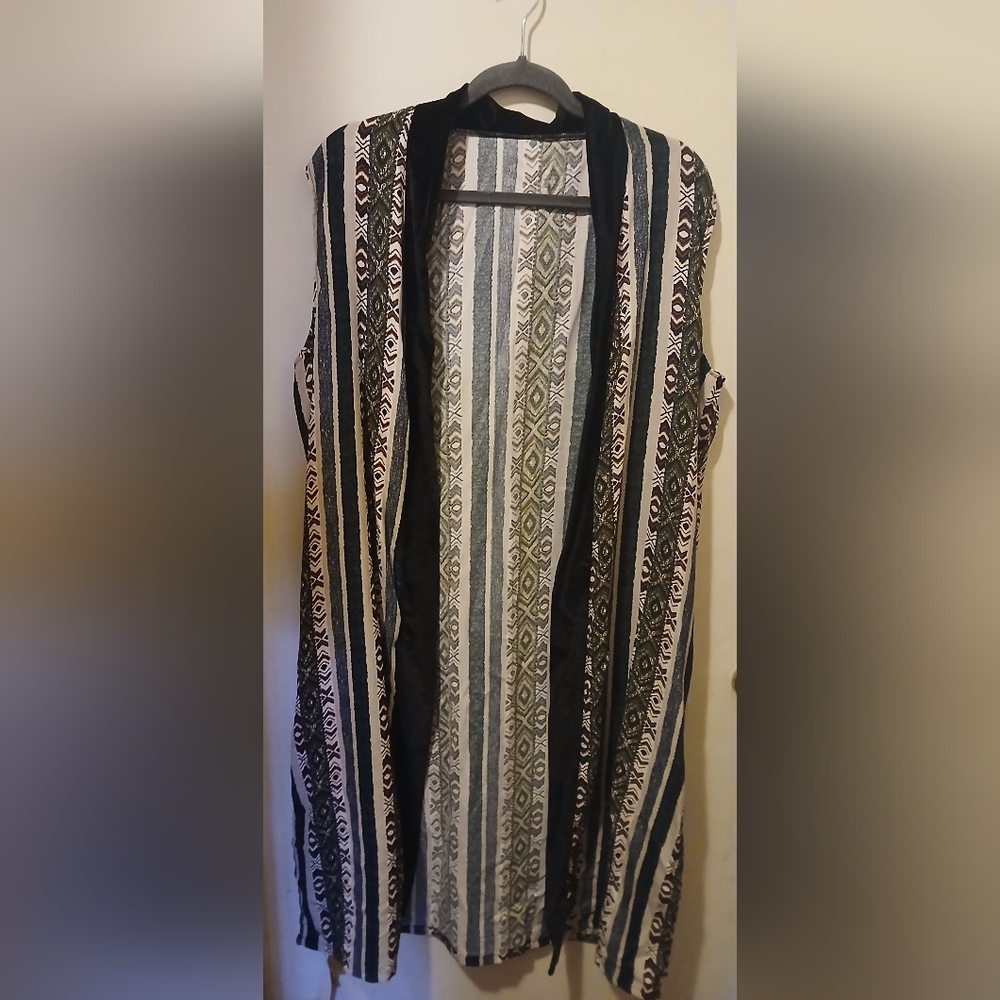 Chic Black and White Striped Women's Cardigan